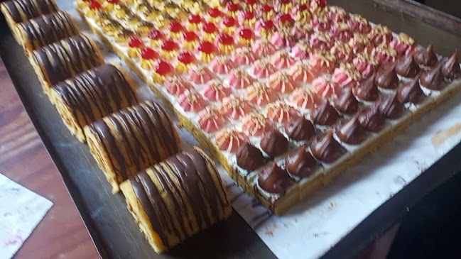 Panadería Confitería Confi-Pan Lo del Cubano - Canelones