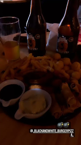 Opinii despre BLACK & WHITE PIZZERIA HAMBURGUESERIA în Trinidad - Gastronomía y hostelería