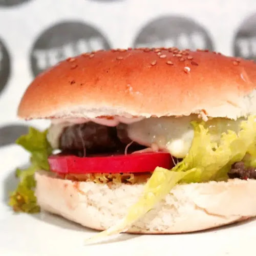 25 de agosto 357, Tomas Berreta esquina, 55000 Artigas