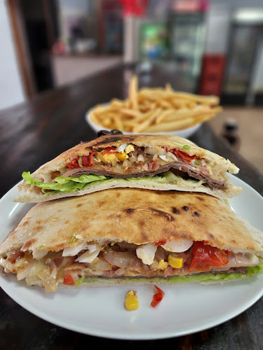 Ruta interbalnearia esquina 71, Pinamar, Departamento de Canelones