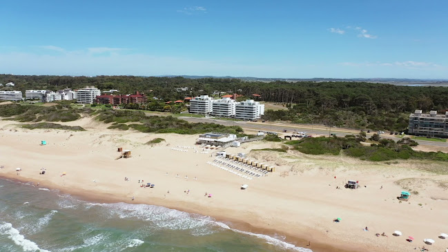 Opinii despre Parada 30 Brava - Amex Beach Club în Punta del Este - Gastronomía y hostelería