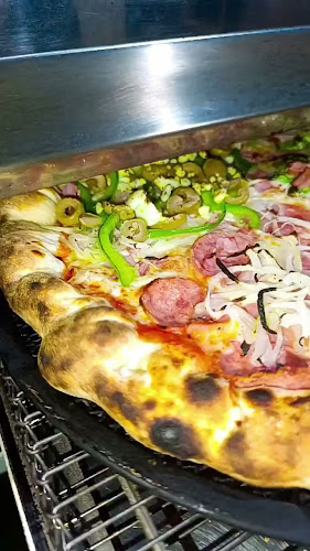 J&Y Pizzaria Artesanal - Gastronomía y hostelería