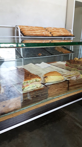 Opinii despre La Linda Panadería y Café în Manantiales - Gastronomía y hostelería