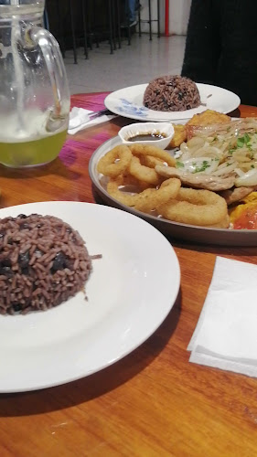 Opinii despre Chekere de cuba în Montevideo - Gastronomía y hostelería