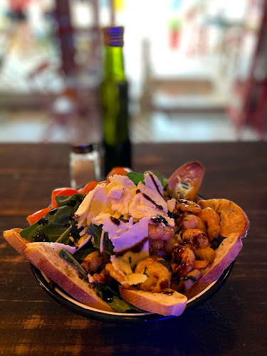 Hola Amor Bar Boutique