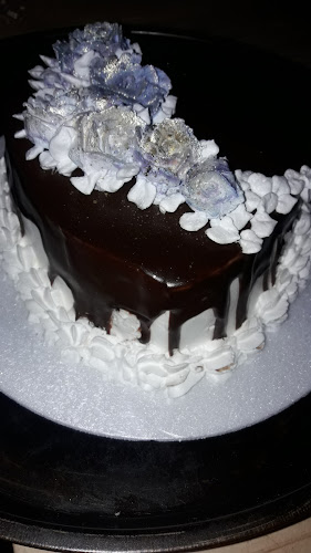 Comentarii opinii despre Luthi panaderia y confiteria