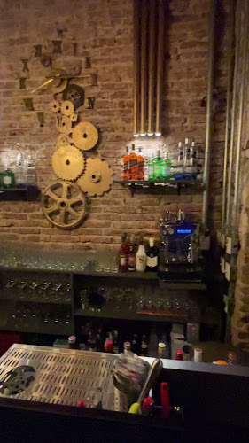 Manhattan Food & Drinks