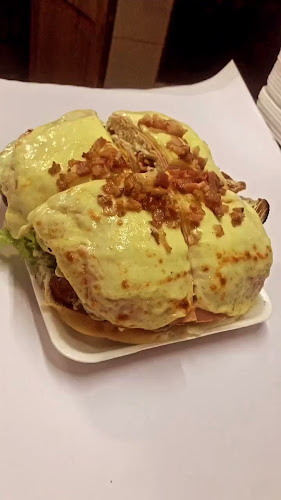 Valentino Pizzeria y Chiveteria - Maldonado