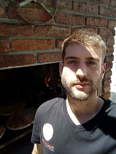 Opinii despre Pizzas el ave fenix în Montevideo - Gastronomía y hostelería