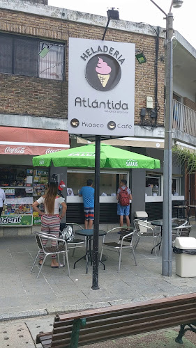 Opinii despre Heladería Artesanal y Cafetería Atlántida în Atlántida - Gastronomía y hostelería