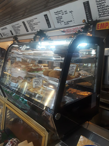 Opinii despre Panadería & Confitería Fraternidad în Montevideo - Gastronomía y hostelería