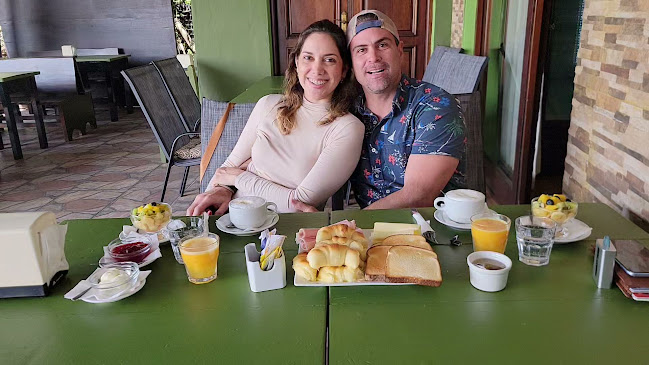 Opinii despre Medialunas Calentitas Solanas în Punta Ballena - Gastronomía y hostelería