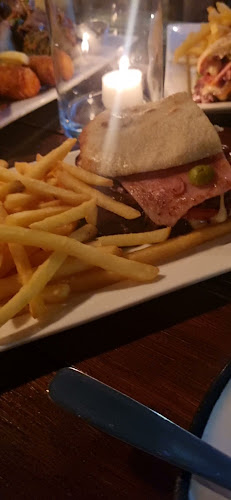 Opinii despre Chivipizza Puerto de Punta del Este în Punta del Este - Gastronomía y hostelería