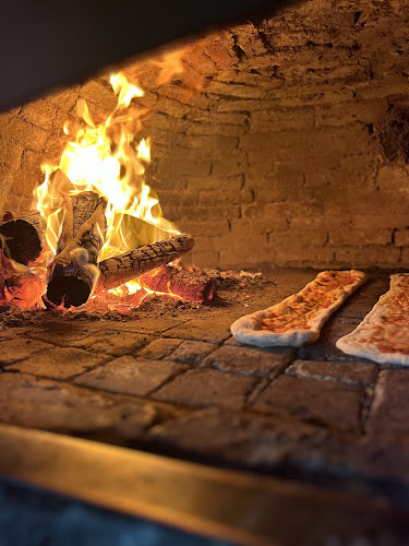Valentino Pizzeria y Chiveteria - Maldonado