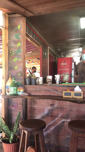 Opinii despre Boteco del diablo în Punta del Diablo - Gastronomía y hostelería