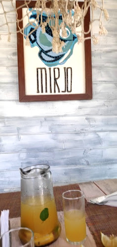 Opinii despre Mirjo Restaurante în Punta del Diablo - Gastronomía y hostelería