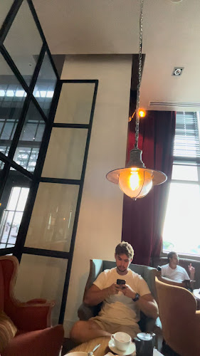 Opinii despre Moderno Bar în Montevideo - Gastronomía y hostelería