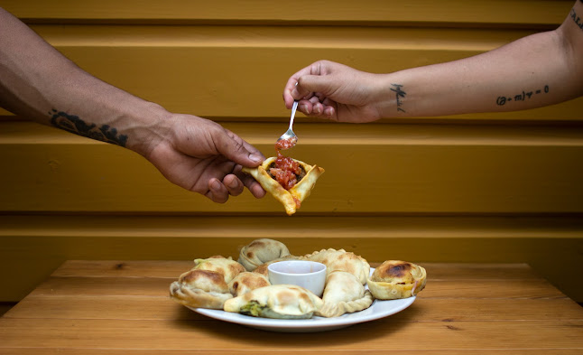 Opinii despre Rizar Empanadas în La Barra - Gastronomía y hostelería