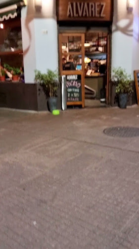 Opinii despre Alvarez Bar în Montevideo - Gastronomía y hostelería