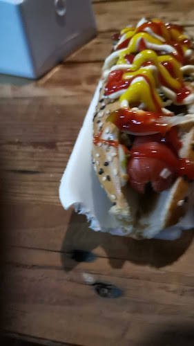 Opinii despre EL SABOR COLOMBIANO carrito de hamburguesa în Montevideo - Gastronomía y hostelería