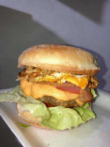 K'RICAA HAMBURGESAS Y ROTISERIA