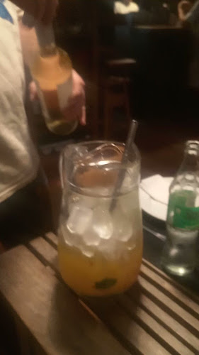 Opinii despre Medio y Medio în Punta Ballena - Gastronomía y hostelería