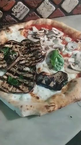 Opinii despre La Cantina del Giglio/ El Asador în Punta del Este - Gastronomía y hostelería