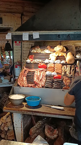 Restaurant y parrillada La Cava