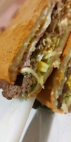 Opinii despre Trailer tío ako în Artigas - Gastronomía y hostelería