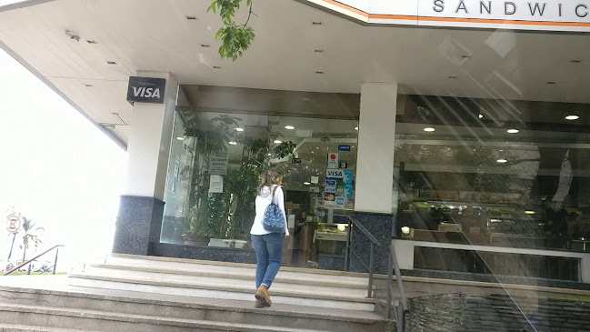 Las Gaviotas, Confitería