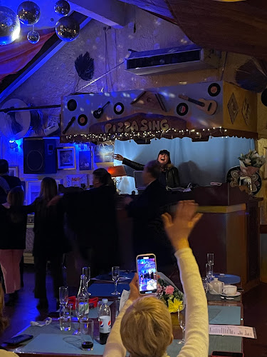 Opinii despre Pizza Sing Karaoke în Punta del Este - Gastronomía y hostelería