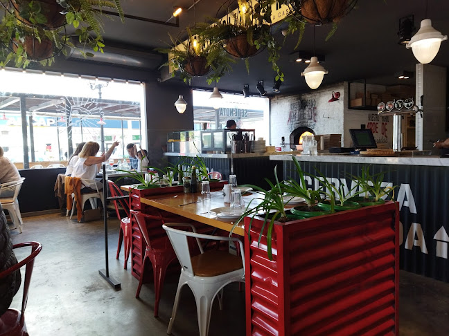 Almacén de pizzas - Punta del Este