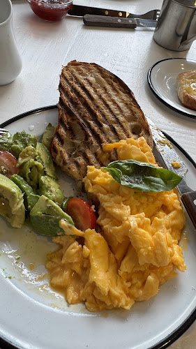 La Linda Panadería y Café