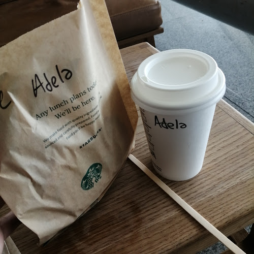 Starbucks - Gastronomía y hostelería