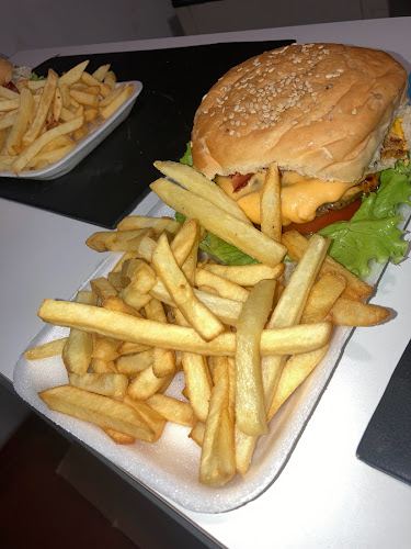 Opinii despre K'RICAA HAMBURGESAS Y ROTISERIA în Paysandú - Gastronomía y hostelería