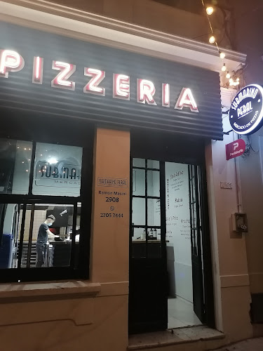 Opinii despre El Submarino Peral în Montevideo - Gastronomía y hostelería