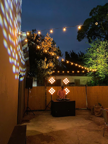 La Galponería - Young