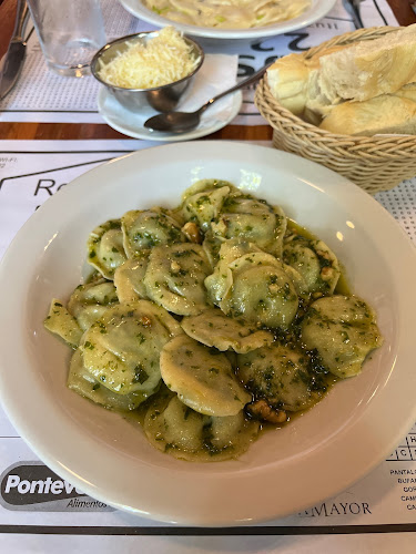 Opinii despre DOS 22 Restaurante în Col. del Sacramento - Gastronomía y hostelería