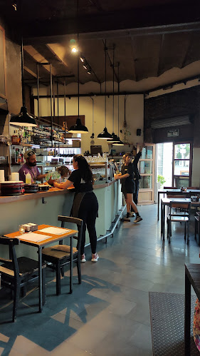 Comentarii opinii despre Alvarez Bar