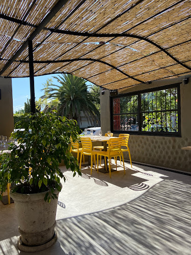 Las Pavas Restaurante & Bakery