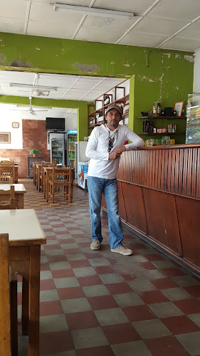 Comentarii opinii despre Cafeteria y Restaurante Vila