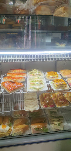 Opinii despre Panadería y rotiseria "Buenas Migas" în Montevideo - Gastronomía y hostelería