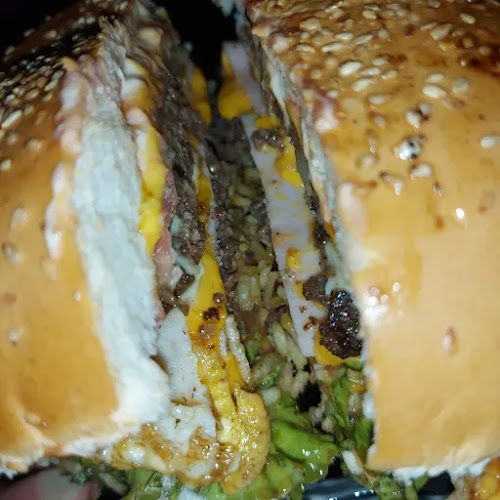 Opinii despre Trailer tío ako în Artigas - Gastronomía y hostelería