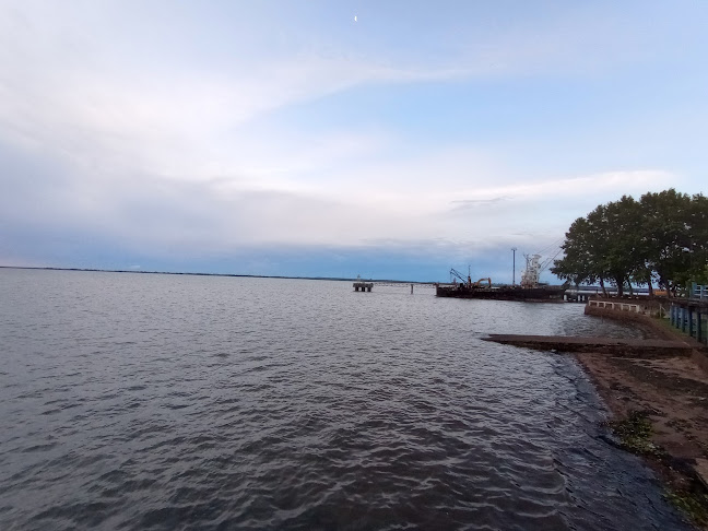 VMQM+3Q7 Club Remeros, Rambla Dr. Ángel M. Cuervo, 65000 Fray Bentos, Departamento de Río Negro