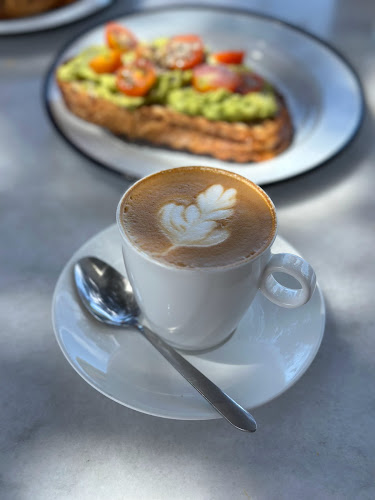 La Linda Panadería y Café - Manantiales
