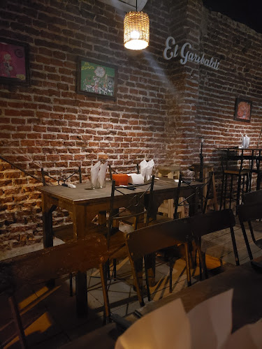 Comentarii opinii despre Fainá va fainá viene