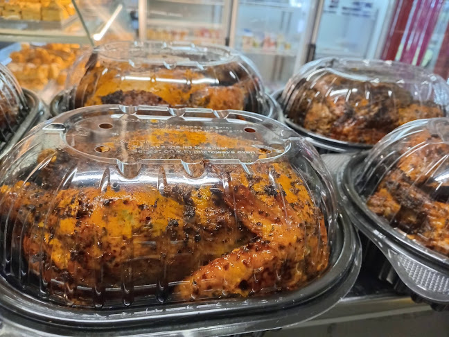 Rotiseria y panadería Algo más - Maldonado