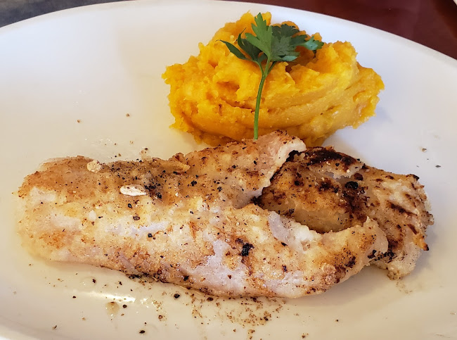 Opinii despre Yacht Club Uruguayo Restaurante în Punta del Este - Gastronomía y hostelería