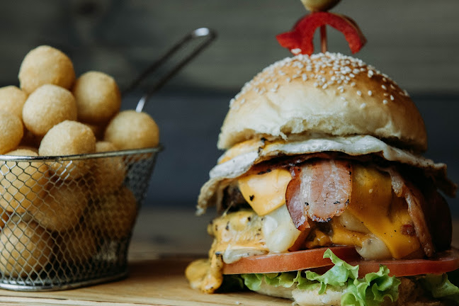 Foodies pizza & grill