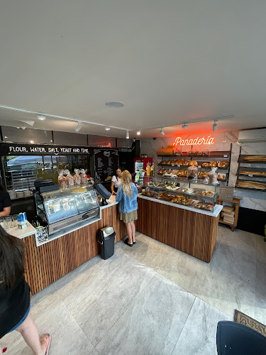 Comentarii opinii despre Las Pavas Restaurante & Bakery